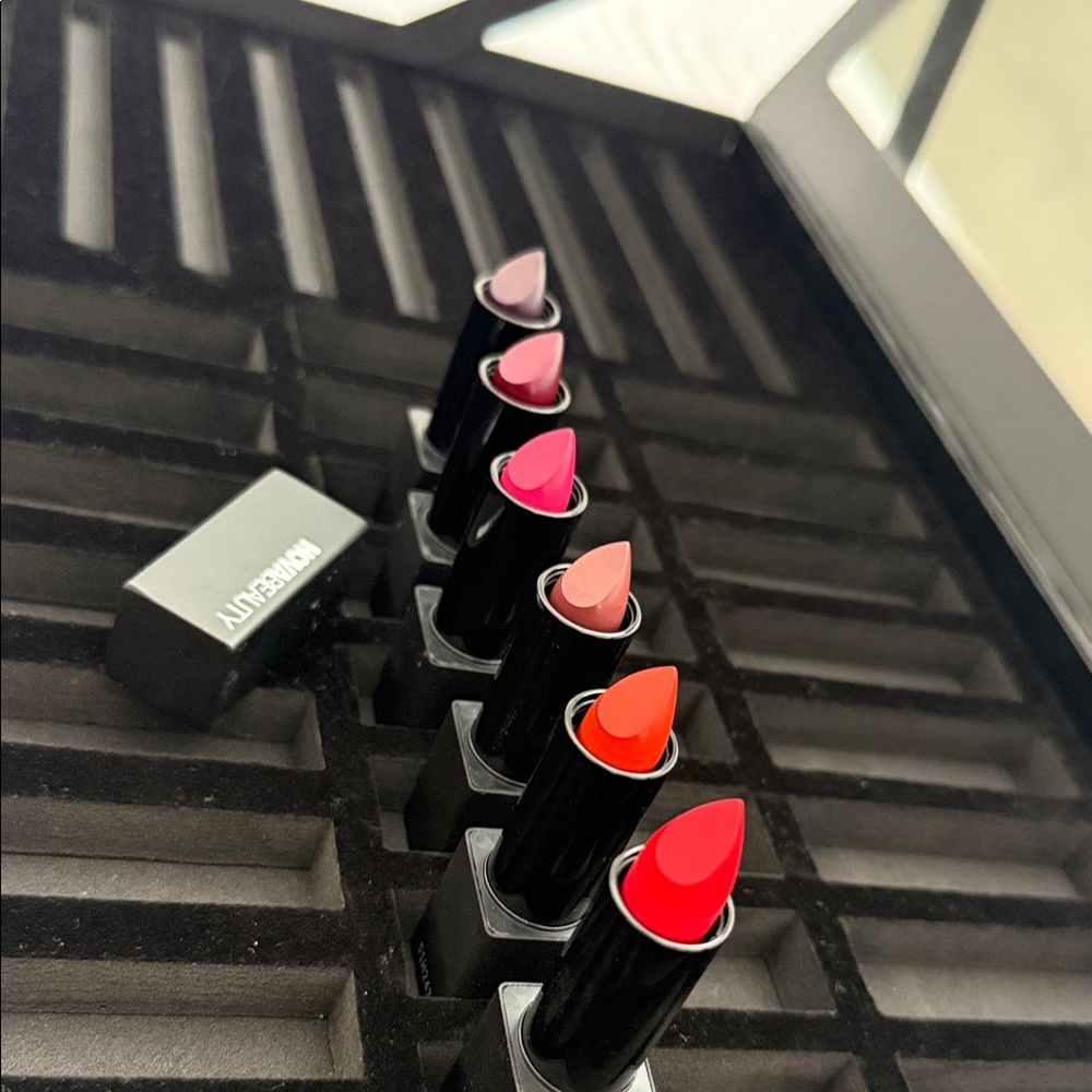 6 Nova Beauty Lipsticks in NOVA BEAUTY Matte Black Presentation Palette Case